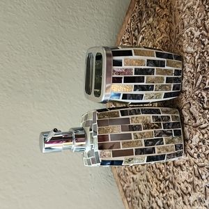 Bed Bath & Beyond mirrored bath accessory set